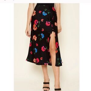 Sugarlips NWT small black Floral Black slit retro side button satin Skirt